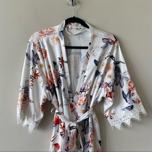 LE Rose-Floral Bridal Lace Trim Robe (M/L) - Picture 5 of 11